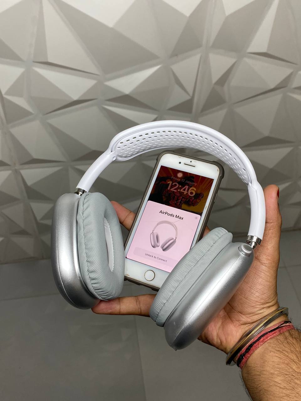 Wireless Over-Ear Headphones – Apple-Inspired Design with Premium Sound"